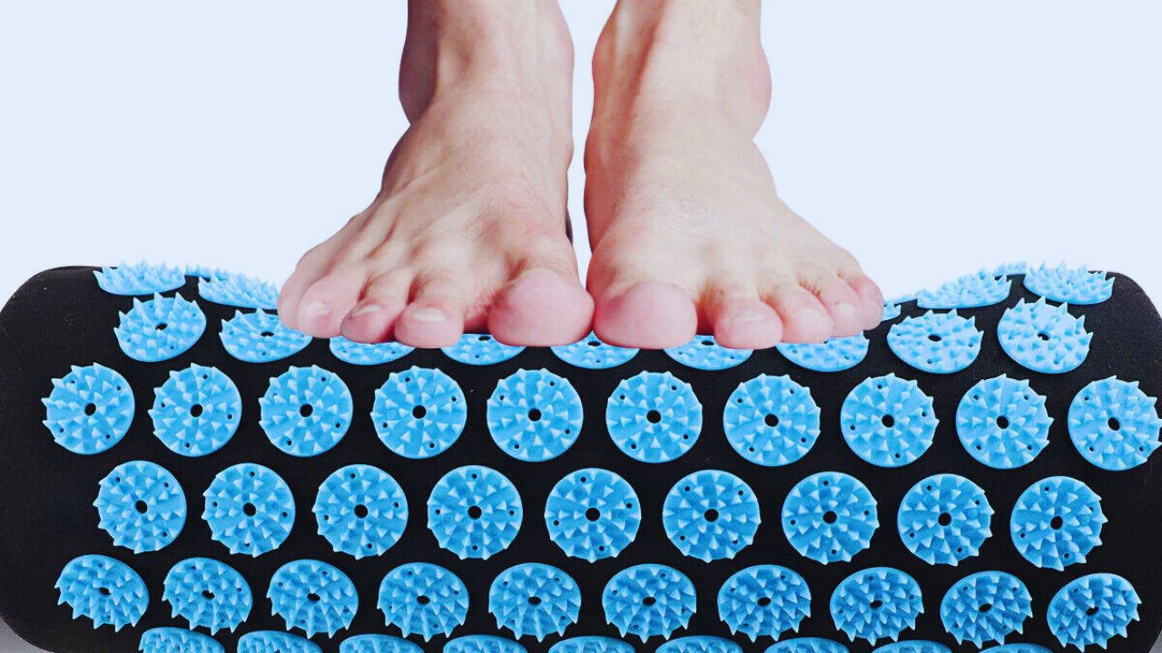 Acupressure Mat and Pillow Set: unlock Natural Relief Benefits of Using an Acupressure daily.no 1 Acupressure Mat and Pillow Set